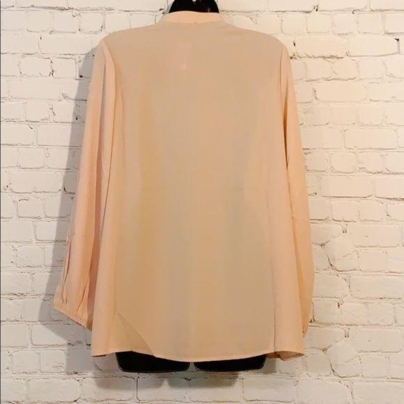 Chloah Flower Embroidered Flowy Boho Cream Blouse - Picture 2 of 4